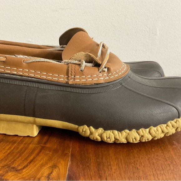LL Bean Bean Boots men’s Brown Leather Low Top Duck Boots Size 8W - Picture 3 of 7